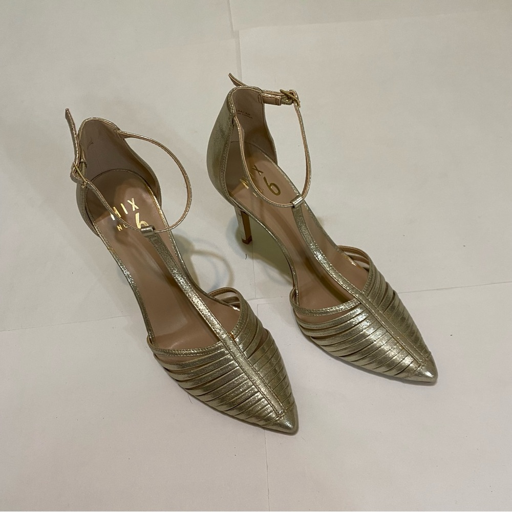 Mix No. 6 Metallic Gold Pointed Heels